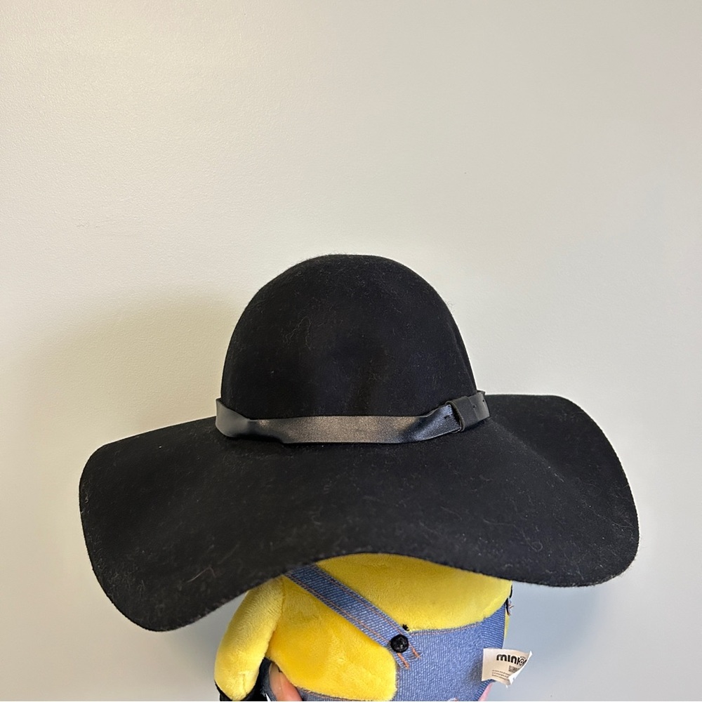 Hat 1 - Picture 2 of 2